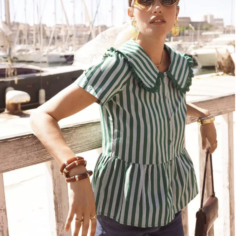 In April 1986 - Blouse rayée à col volanté