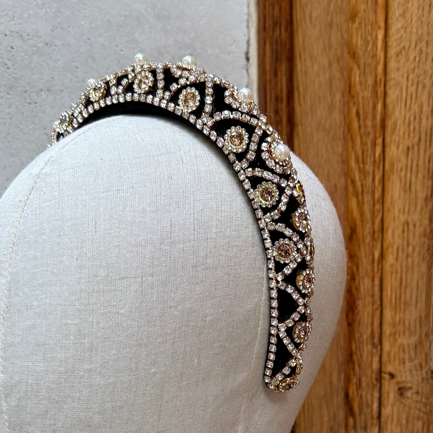 Maison Tiaré - Diadème perles et strass dorés