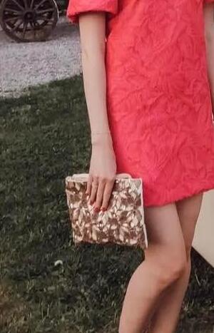 Sezane - Pochette Agra sequins roses