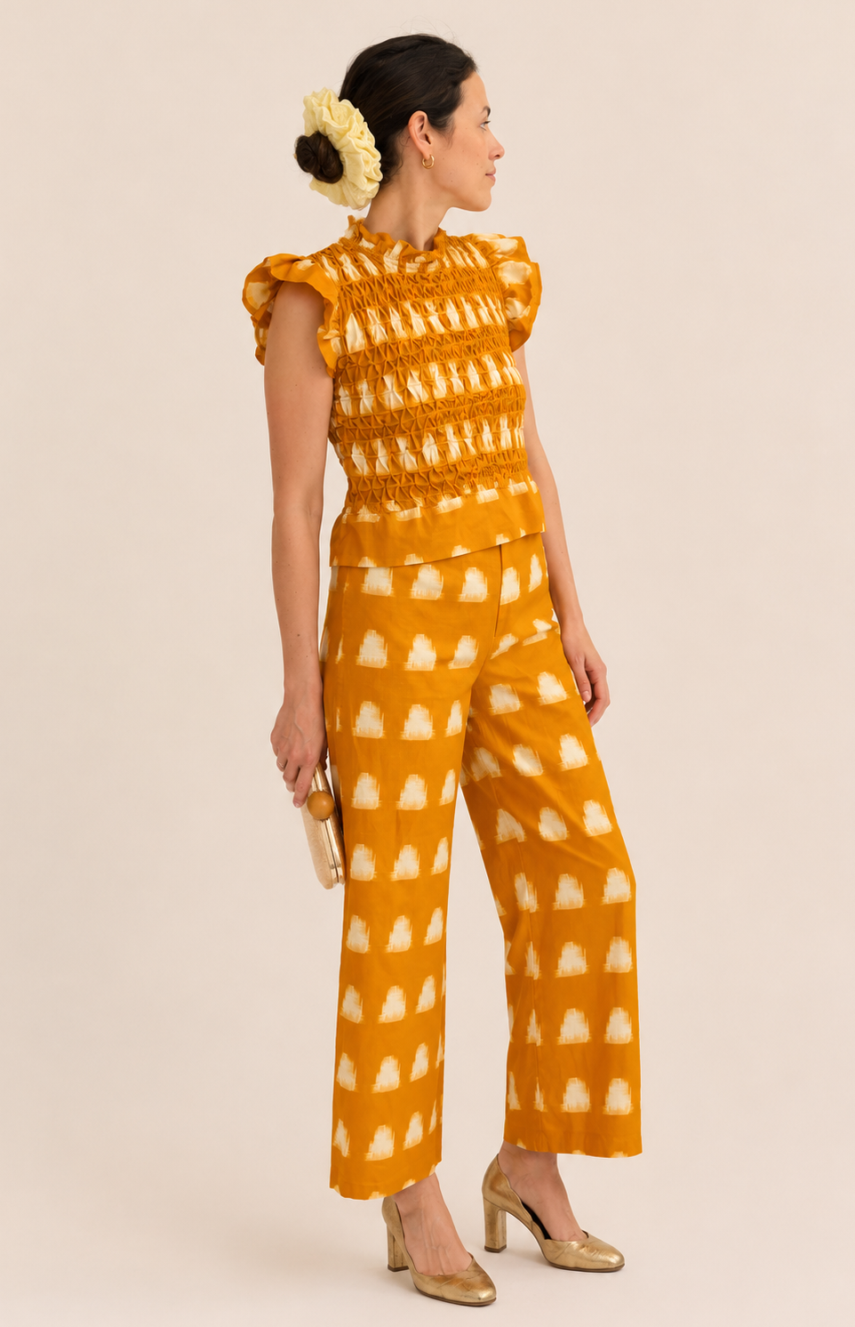 Louer ensemble jaune moutarde invitée mariage cérémonie