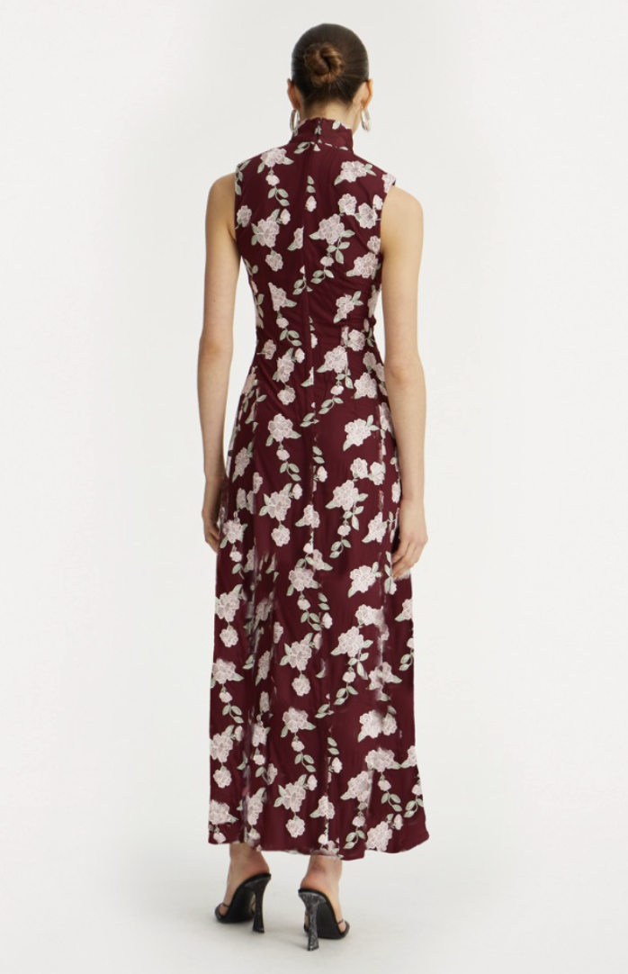 Robe longue bordeaux fleurs brodées