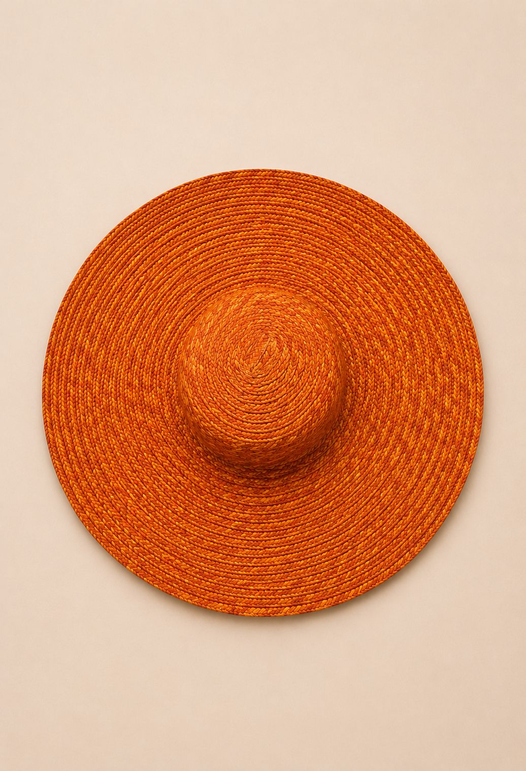 Magnifique capeline en paille orange qui apportera une note de fraîcheur et d'élégance à vos tenues.