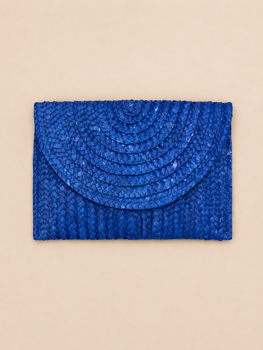 Pochette bleue en paille