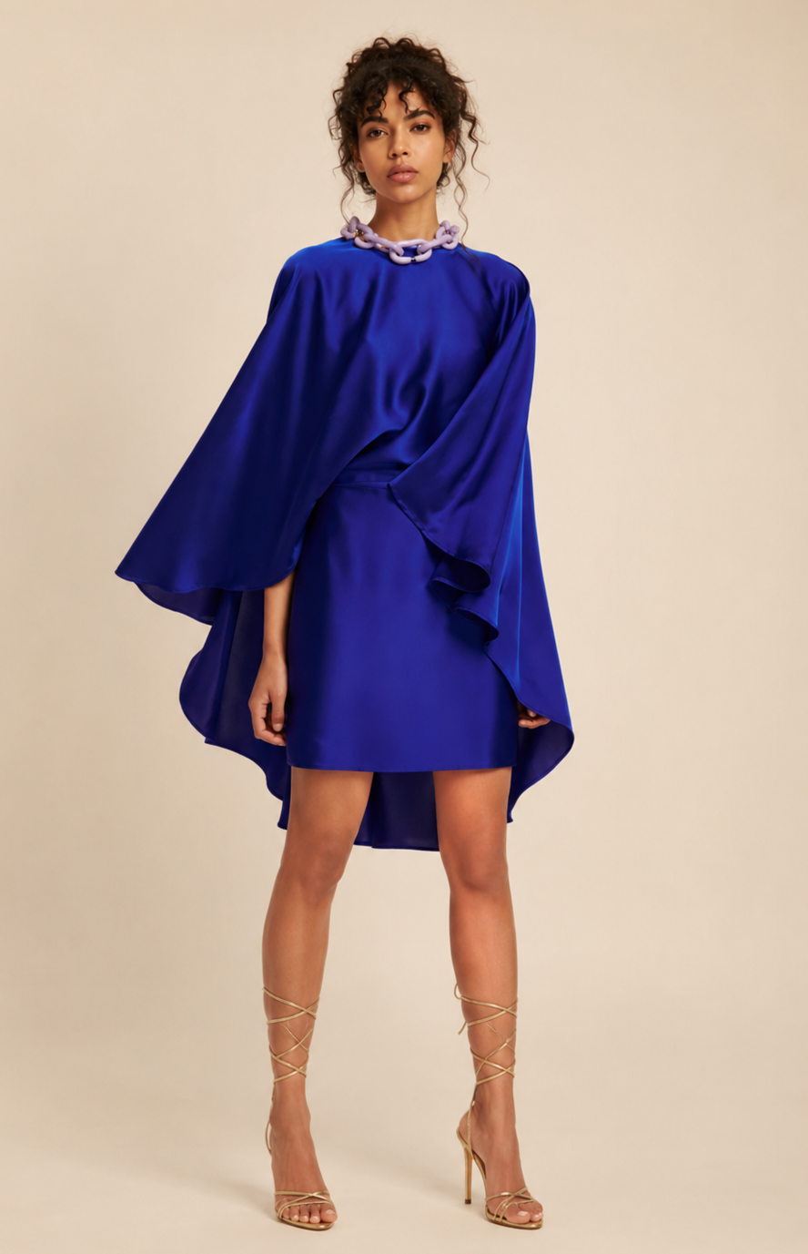Robe cape bleu roi