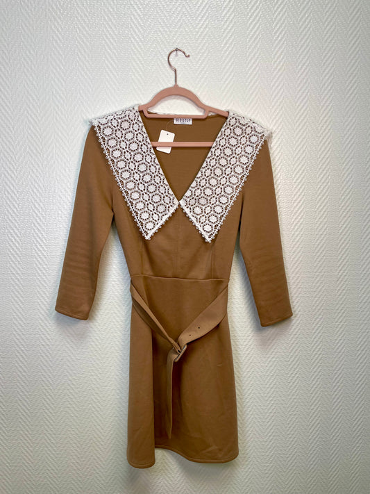 Claudie Pierlot - Robe camel col dentelle T.1