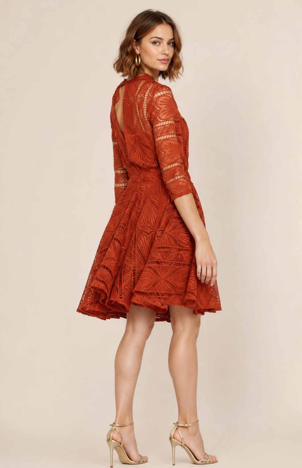 Robe terracotta ajourée dentelle T.3