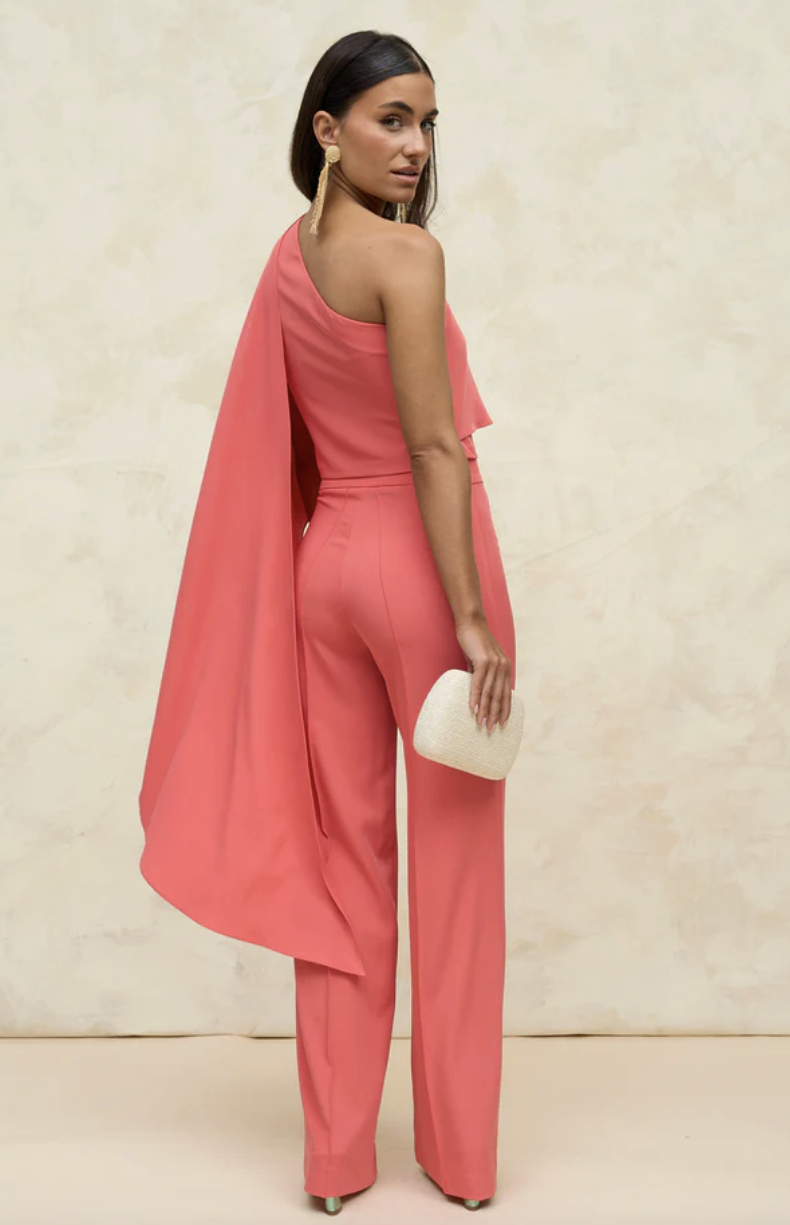 Ensemble deux pièces cape fluide corail — tenue invitée mariage