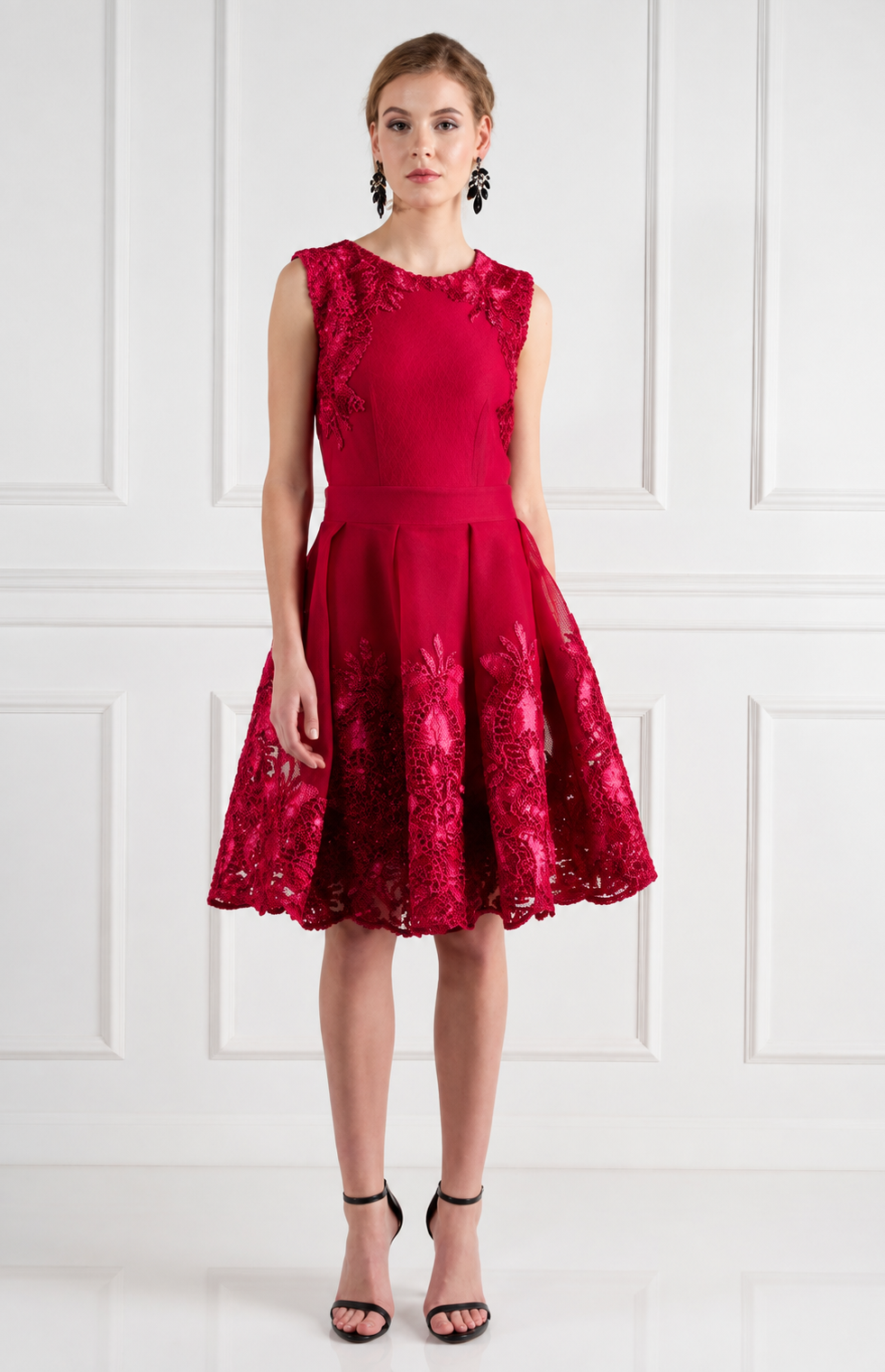 Robe dentelle rouge T.2