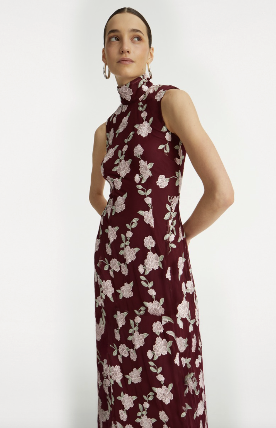 Robe longue bordeaux fleurs brodées