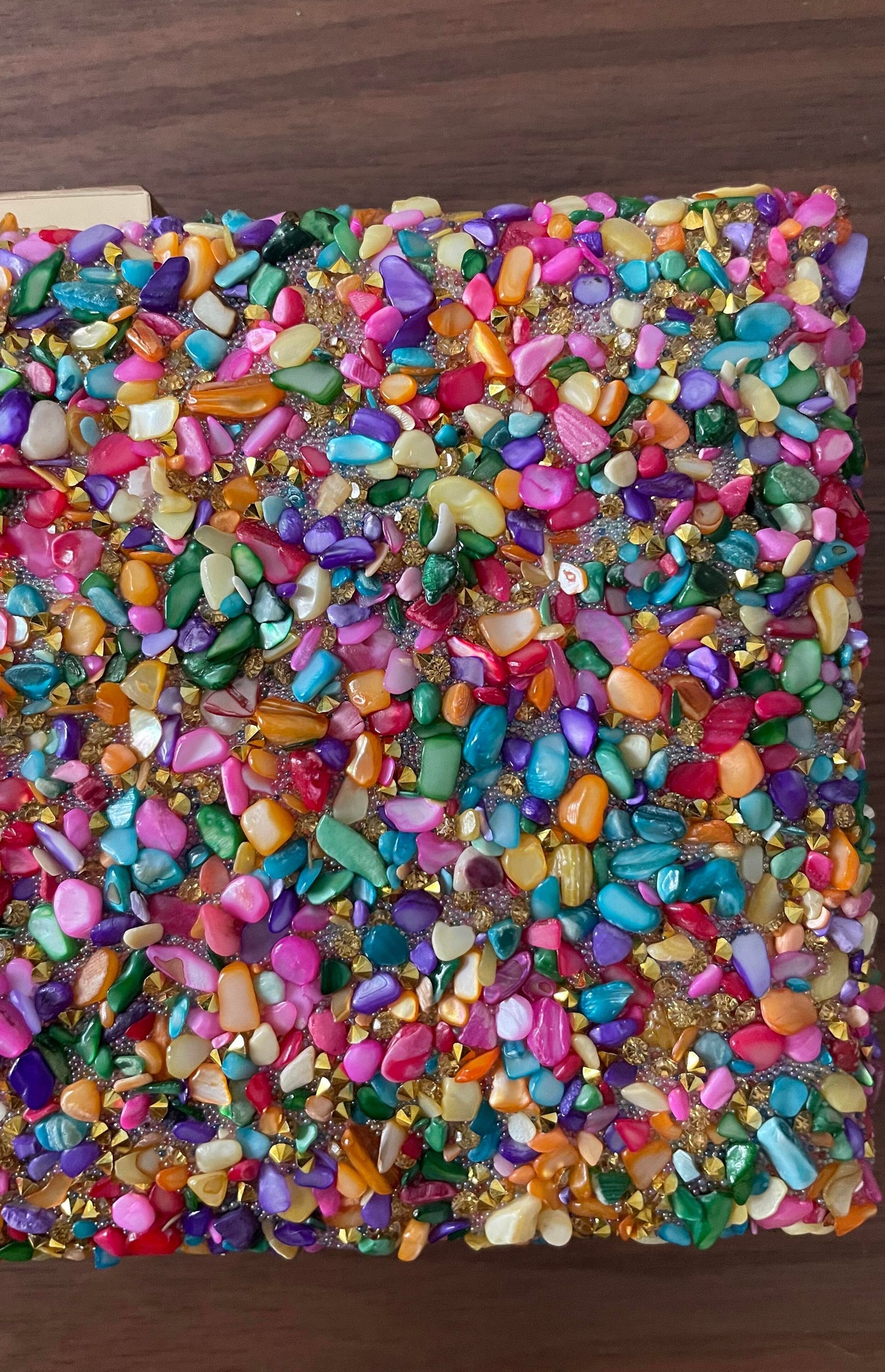 Pochette pierres multicolore